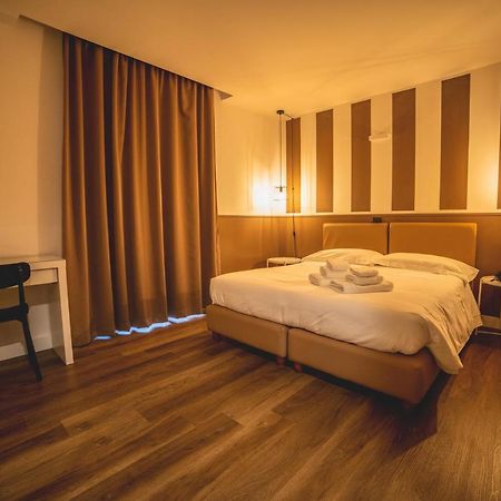 Hotel Continental Реджо-ди-Калабрия Экстерьер фото