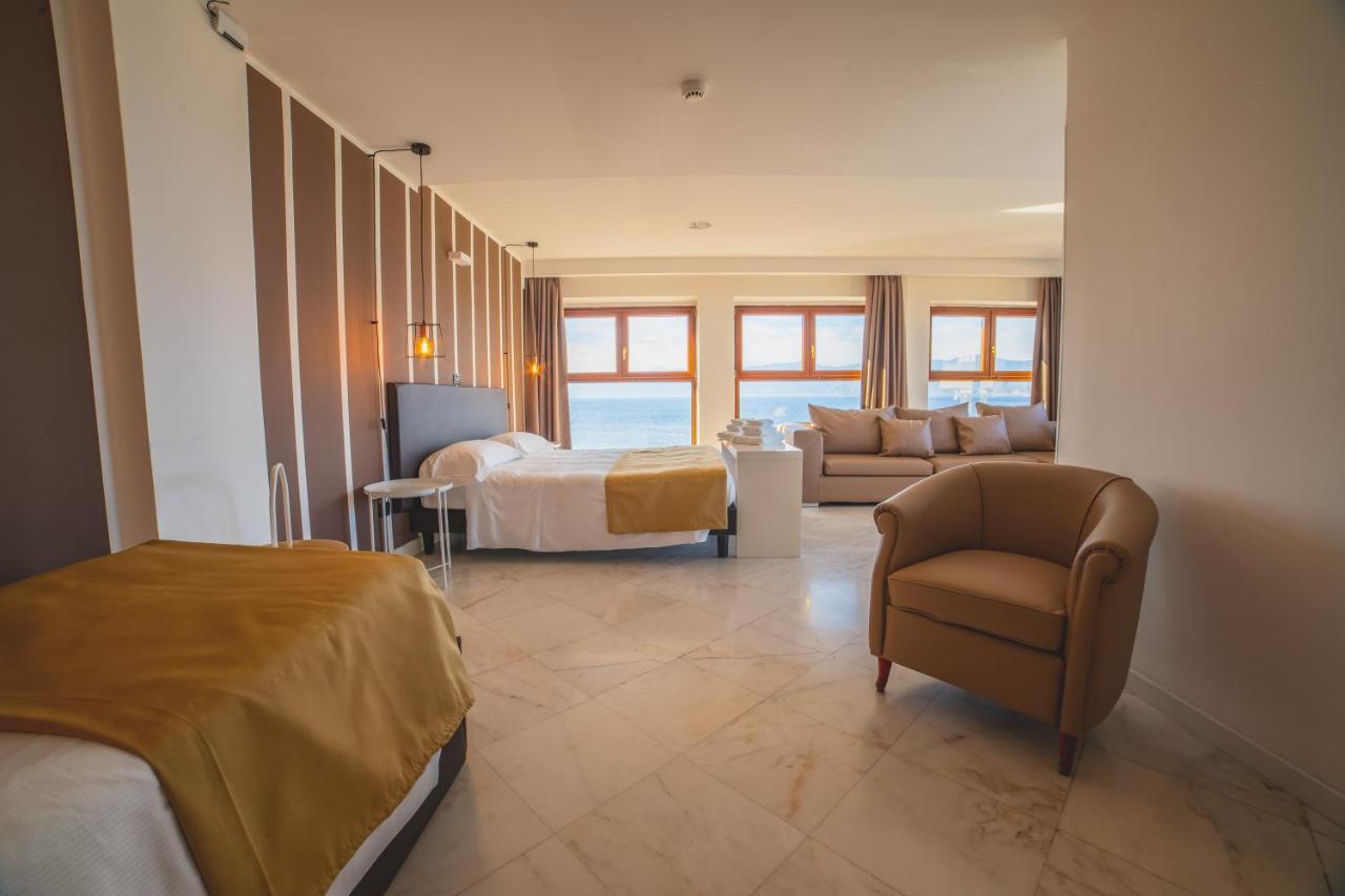 Hotel Continental Реджо-ди-Калабрия Экстерьер фото