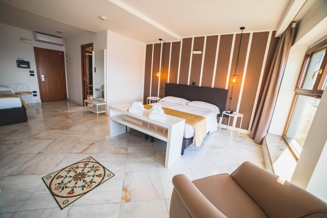 Hotel Continental Реджо-ди-Калабрия Экстерьер фото