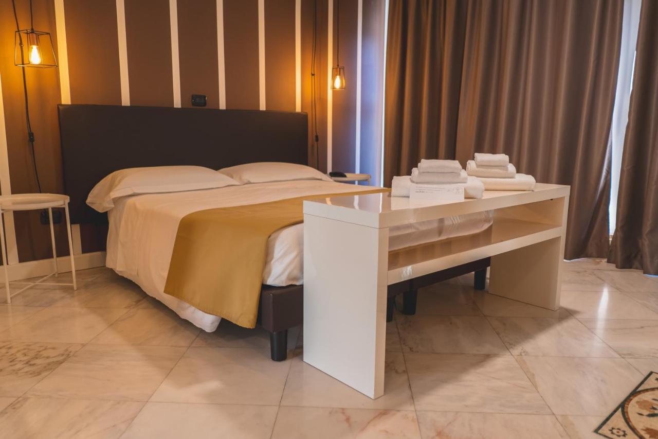 Hotel Continental Реджо-ди-Калабрия Экстерьер фото
