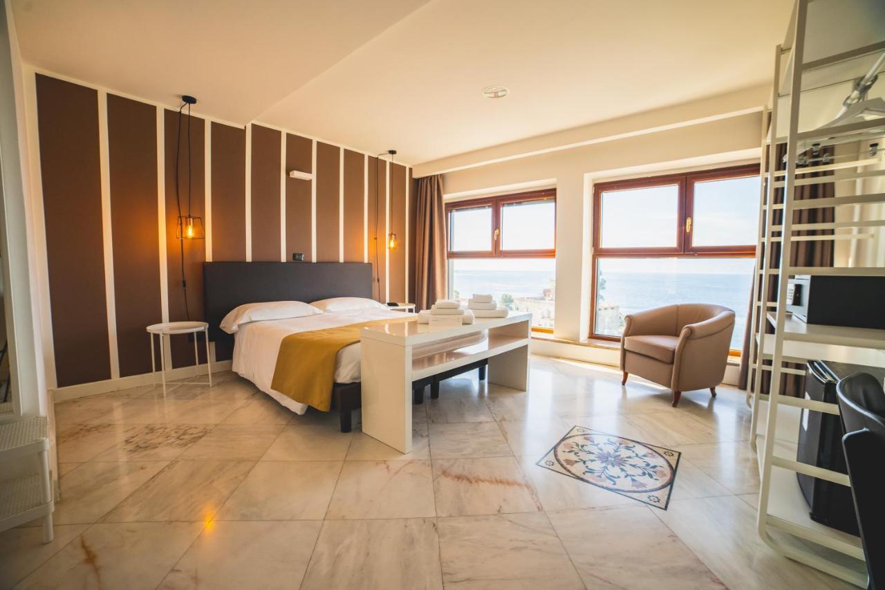 Hotel Continental Реджо-ди-Калабрия Экстерьер фото